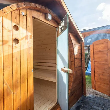 Duenenhaeuser Haus 1 *