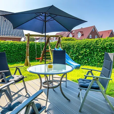 Duenenhaeuser Haus 1 *